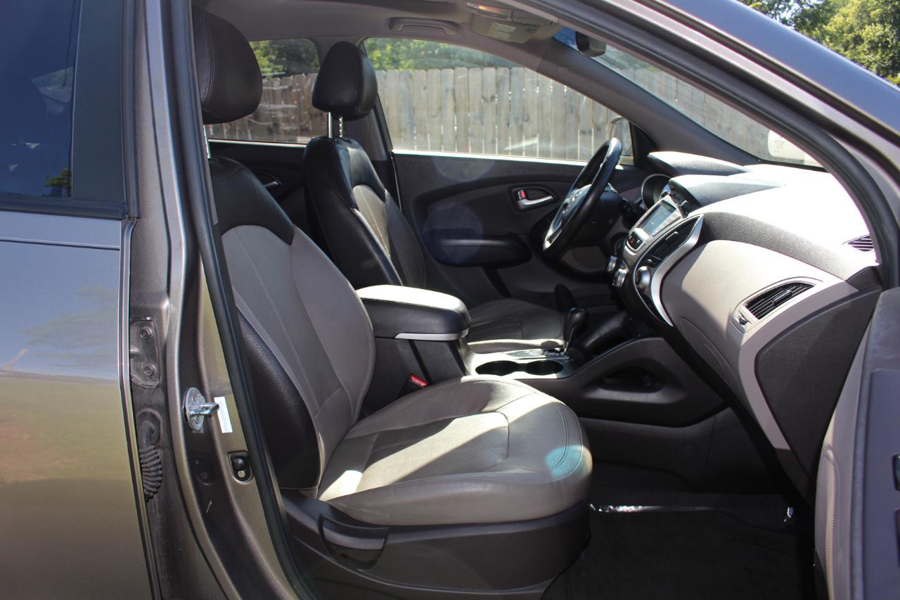 Hyundai Tucson Limited FWD 2012