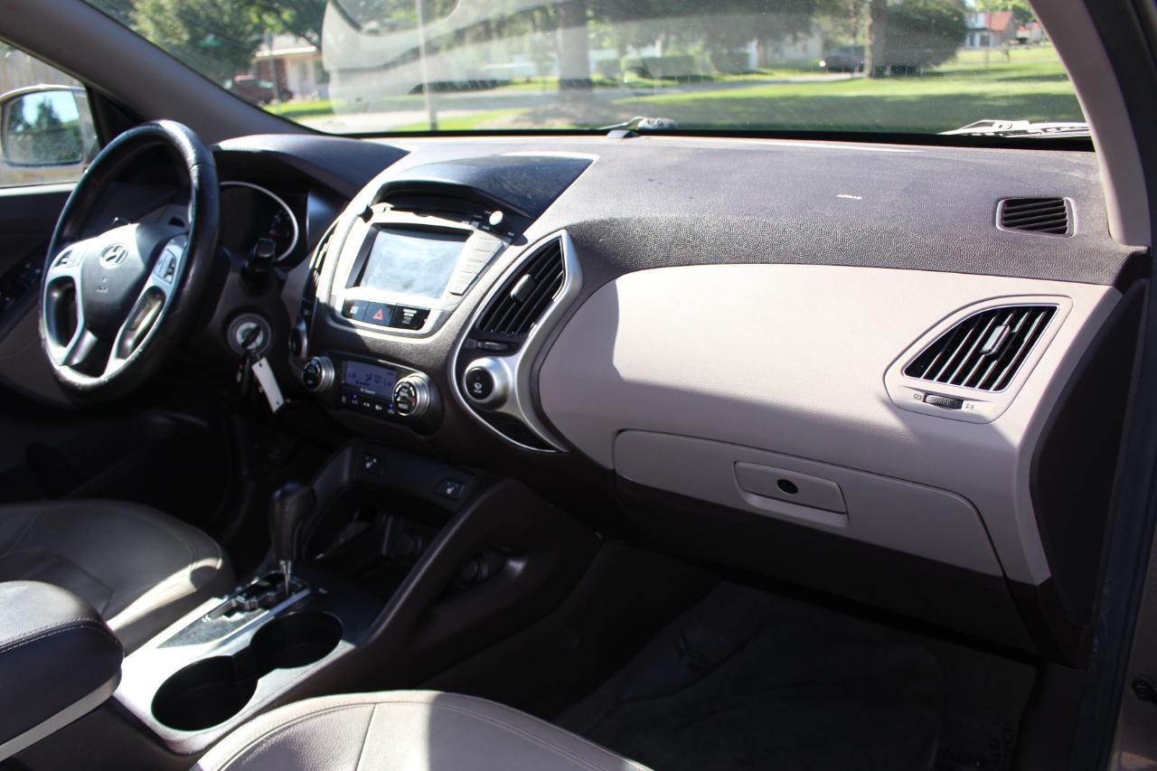 Hyundai Tucson Limited FWD 2012