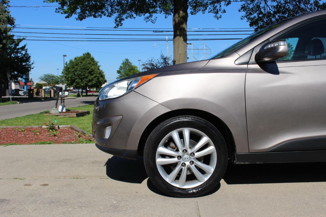 Hyundai Tucson Limited FWD 2012