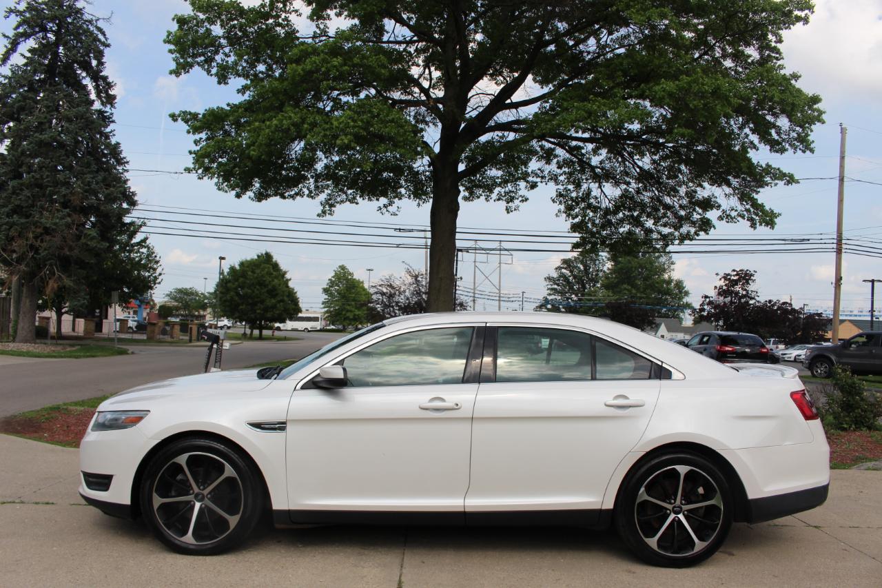 Ford Taurus SEL FWD 2014