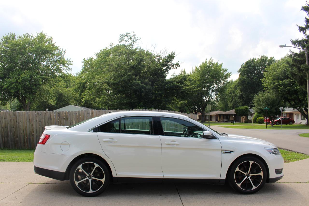 Ford Taurus SEL FWD 2014