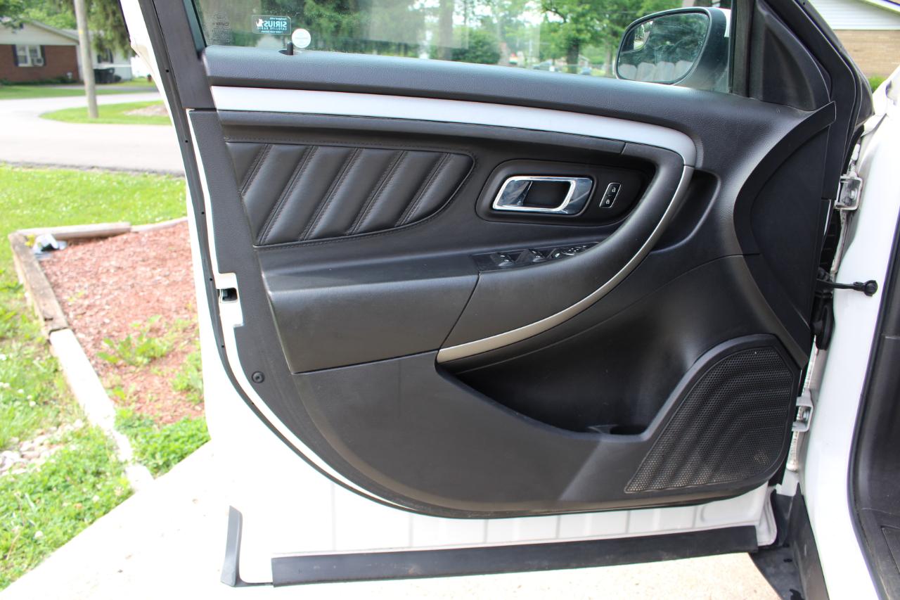 Ford Taurus SEL FWD 2014