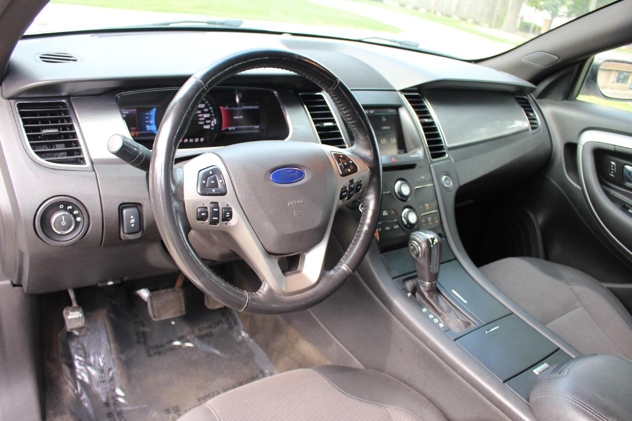 Ford Taurus SEL FWD 2014
