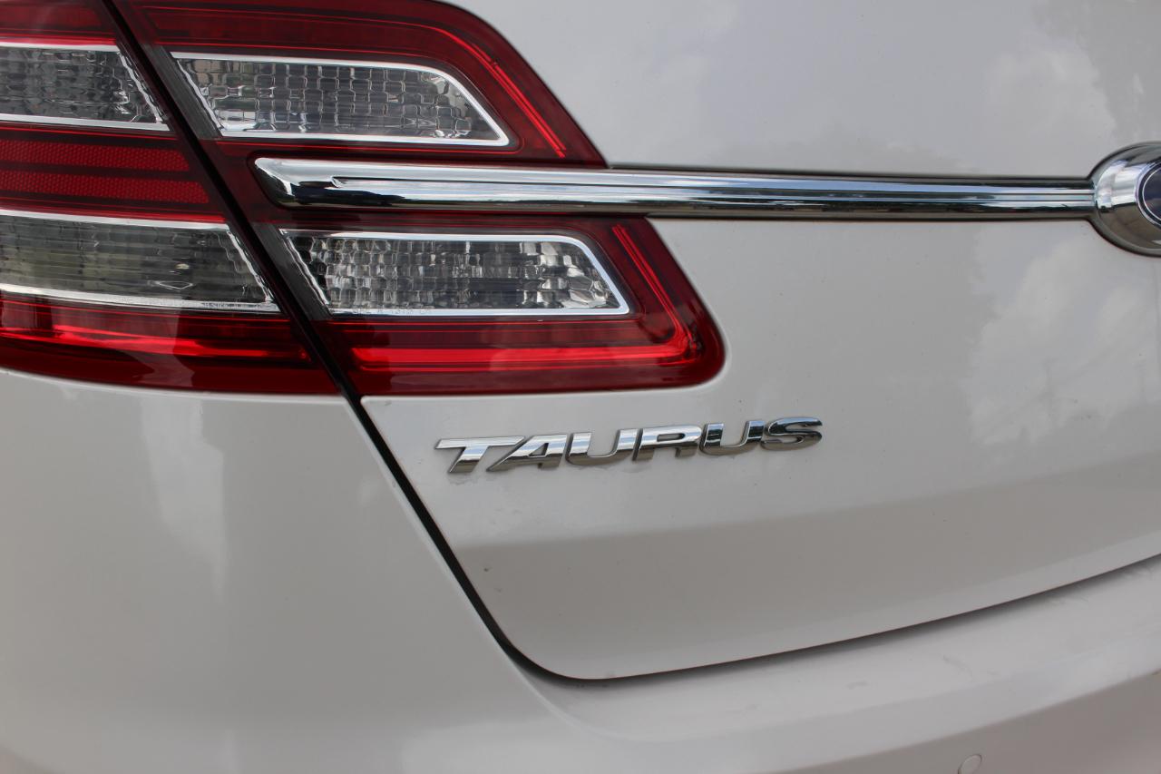 Ford Taurus SEL FWD 2014