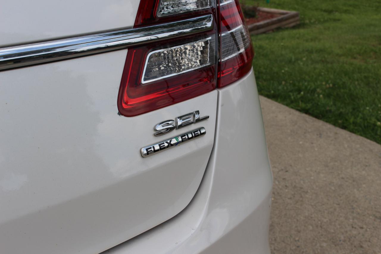 Ford Taurus SEL FWD 2014