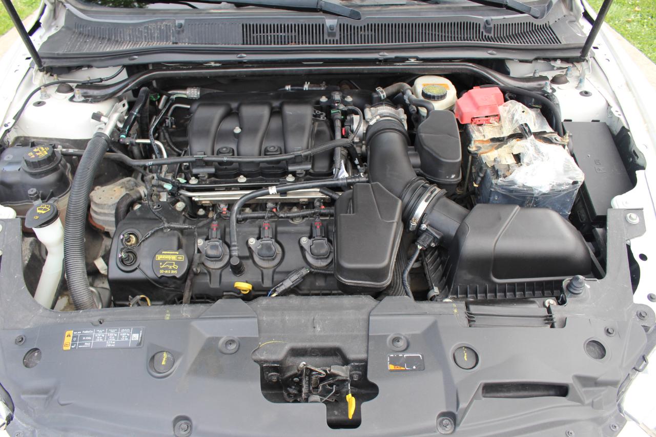 Ford Taurus SEL FWD 2014