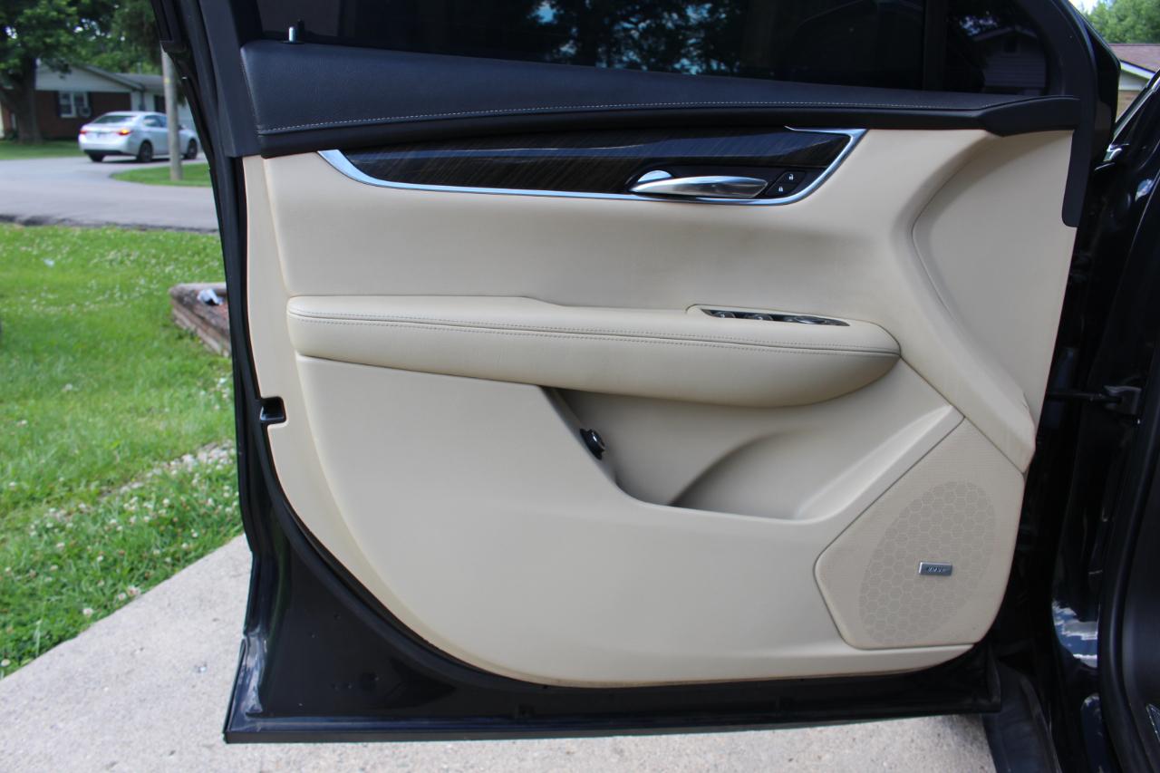 Cadillac XT5 Base AWD 2018