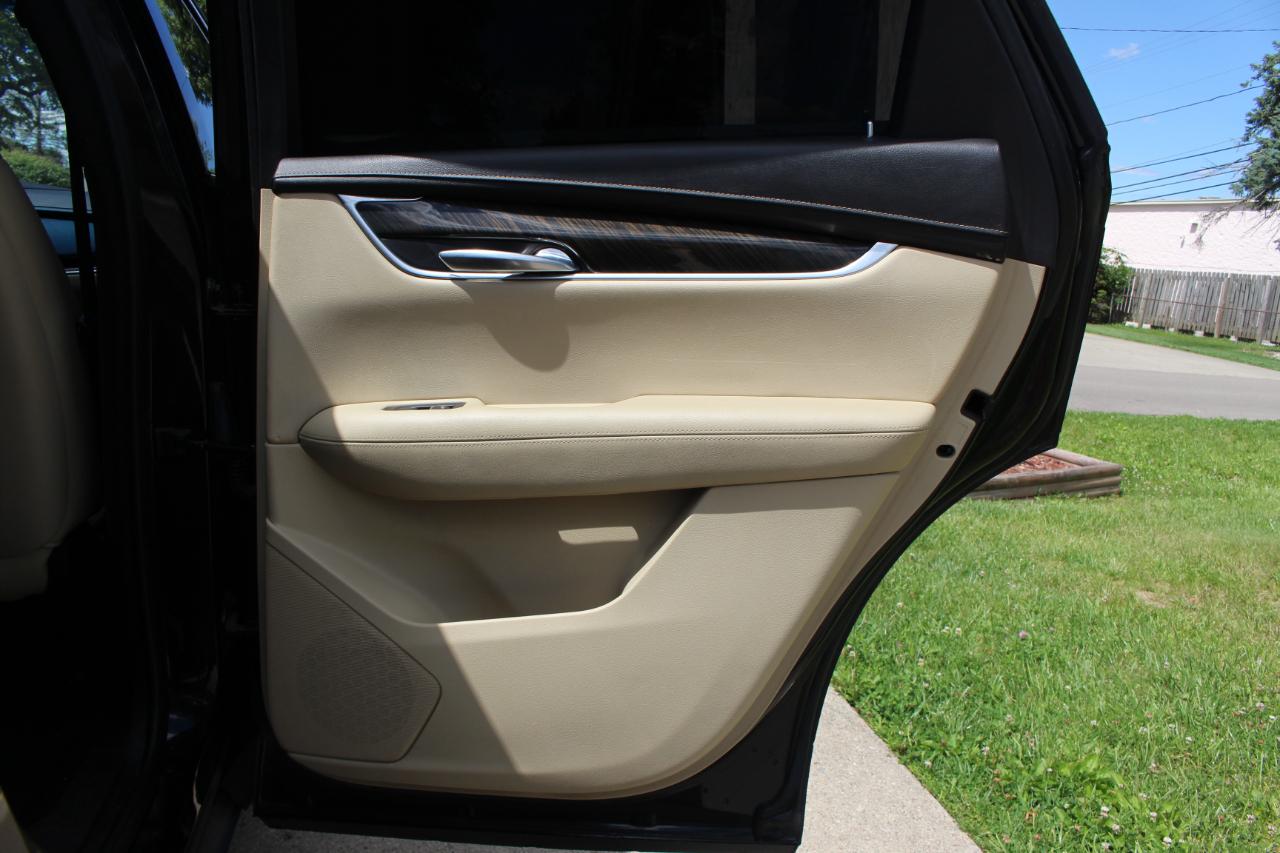 Cadillac XT5 Base AWD 2018
