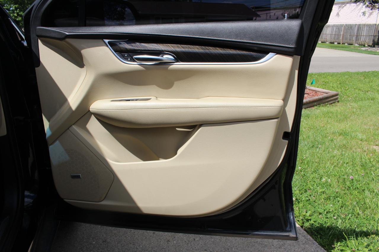 Cadillac XT5 Base AWD 2018