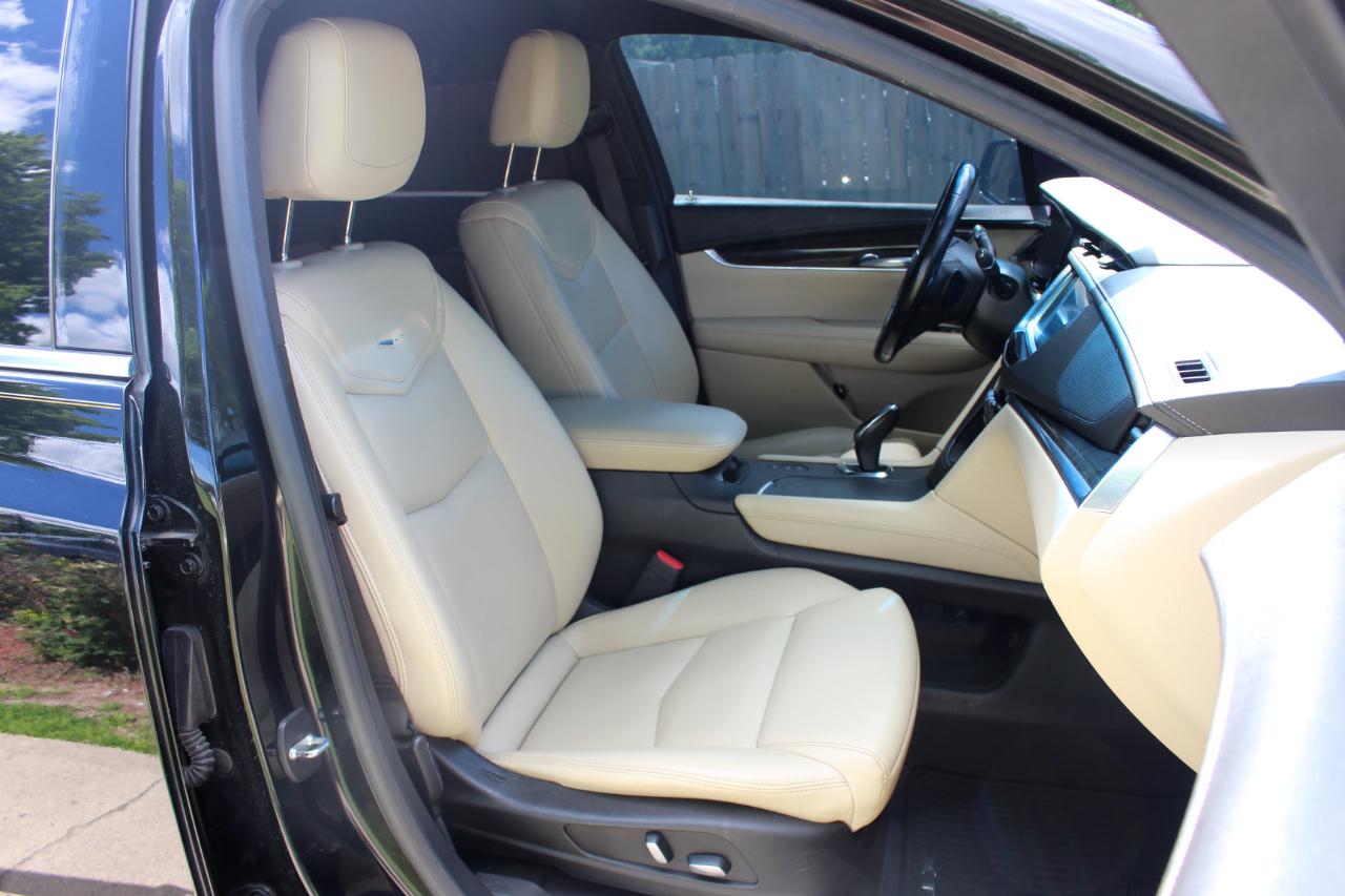 Cadillac XT5 Base AWD 2018