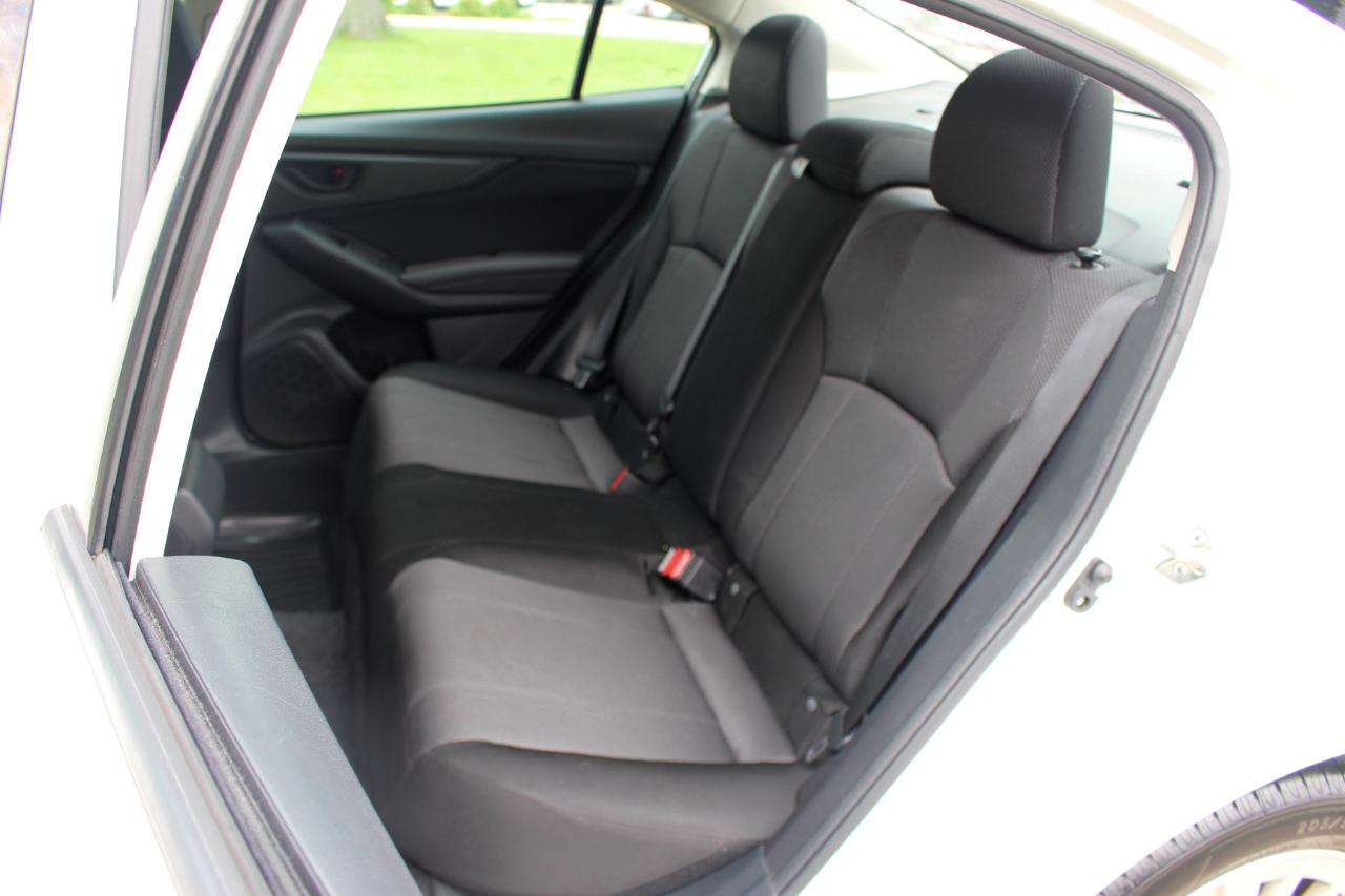 Subaru Impreza 2.0i Premium CVT 4-Door 2017