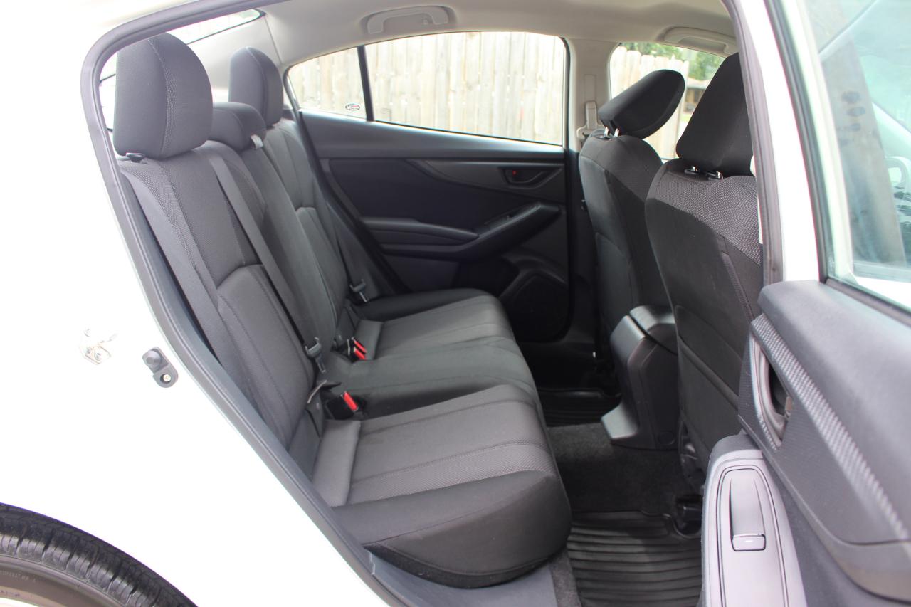 Subaru Impreza 2.0i Premium CVT 4-Door 2017