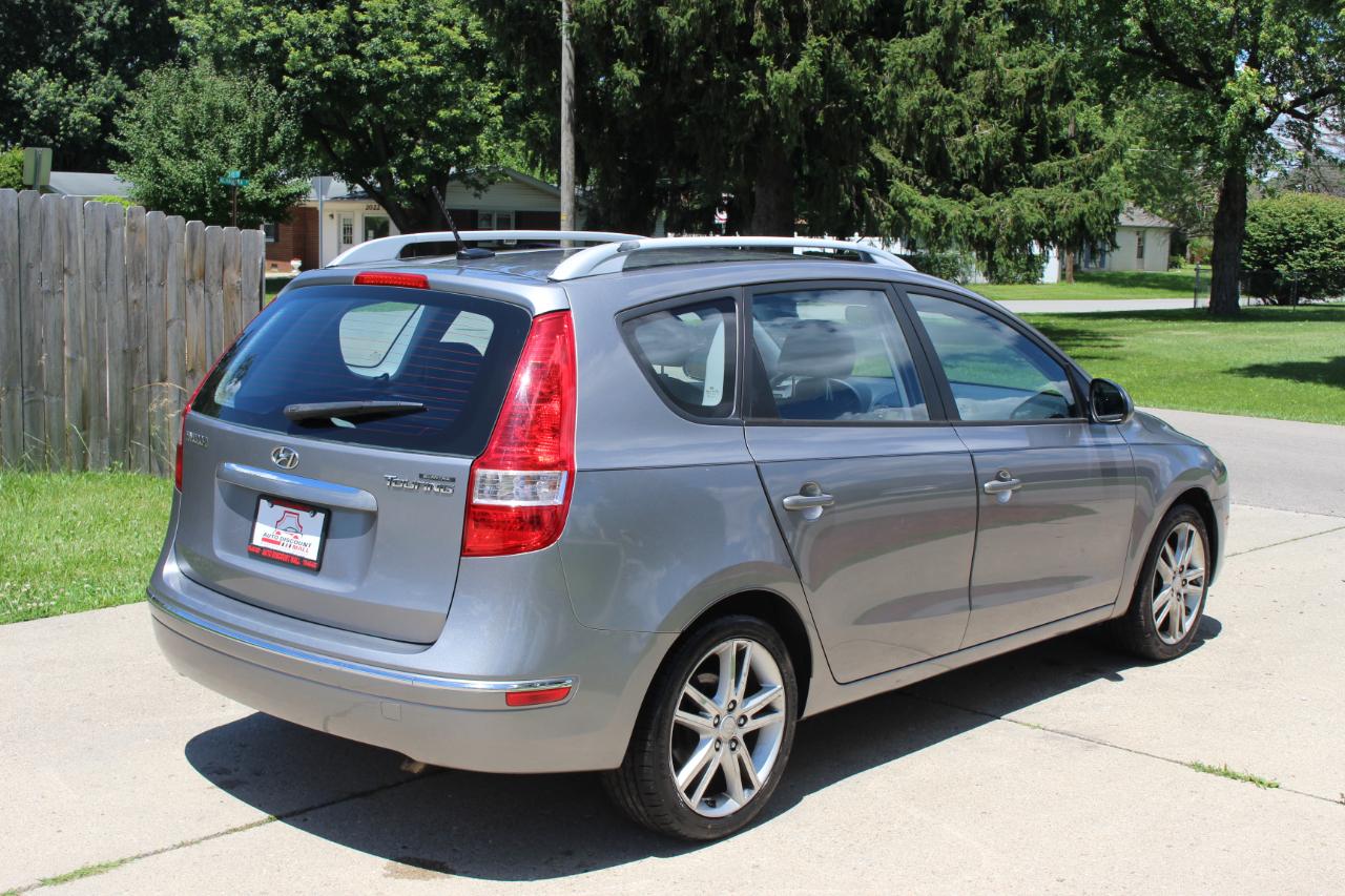 Hyundai Elantra Touring  2011