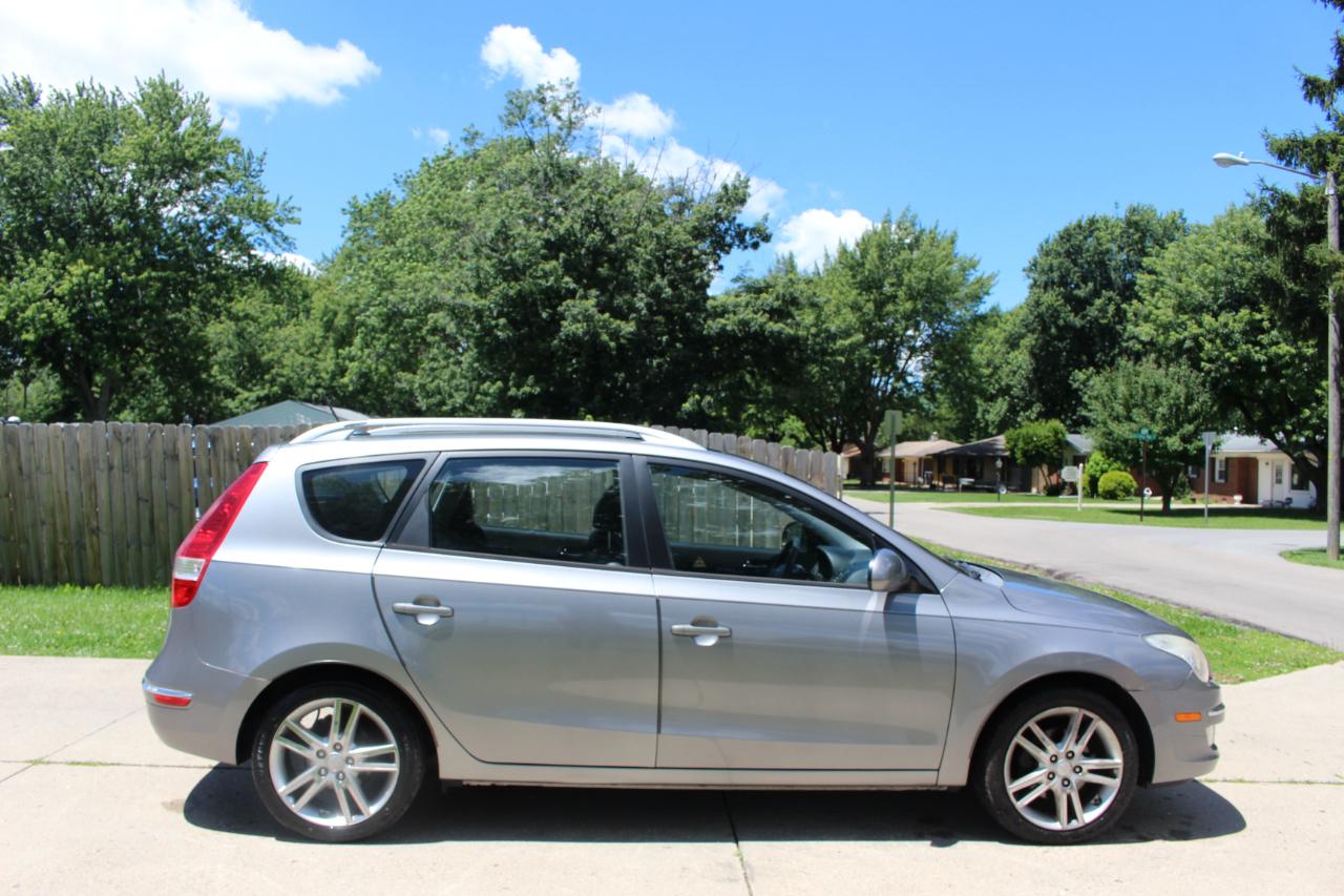 Hyundai Elantra Touring  2011