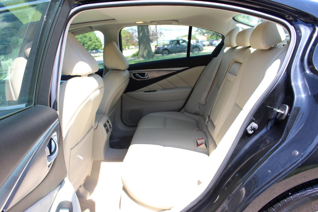 Infiniti Q50 Base AWD 2015