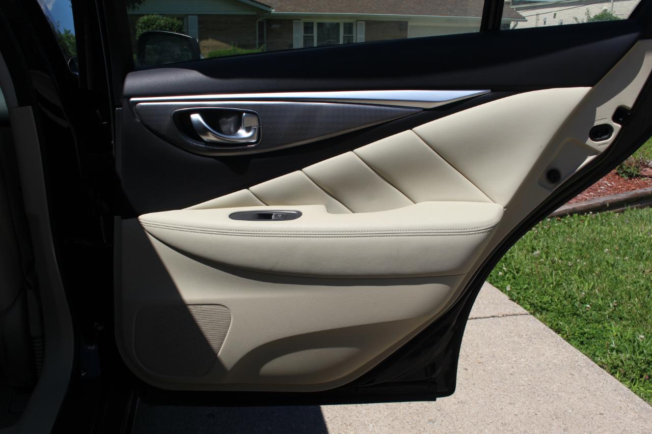 Infiniti Q50 Base AWD 2015