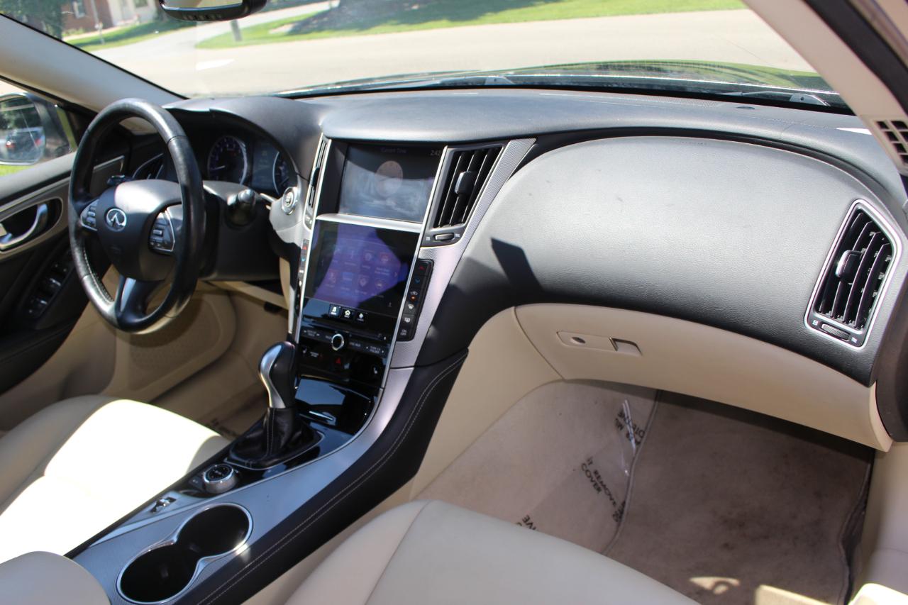 Infiniti Q50 Base AWD 2015