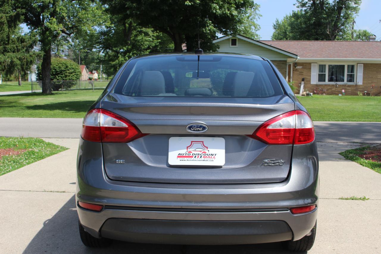 Ford Fiesta SE Sedan 2014