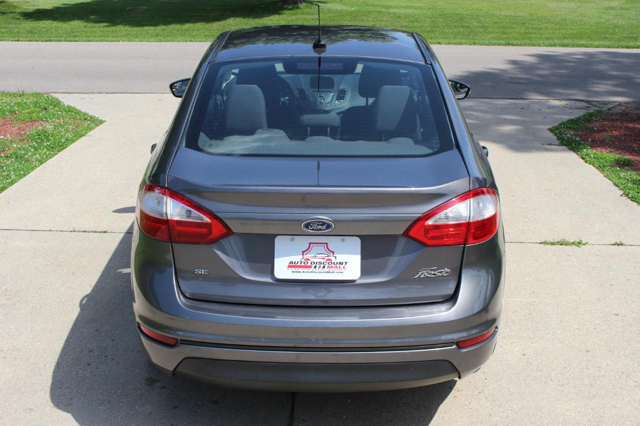 Ford Fiesta SE Sedan 2014