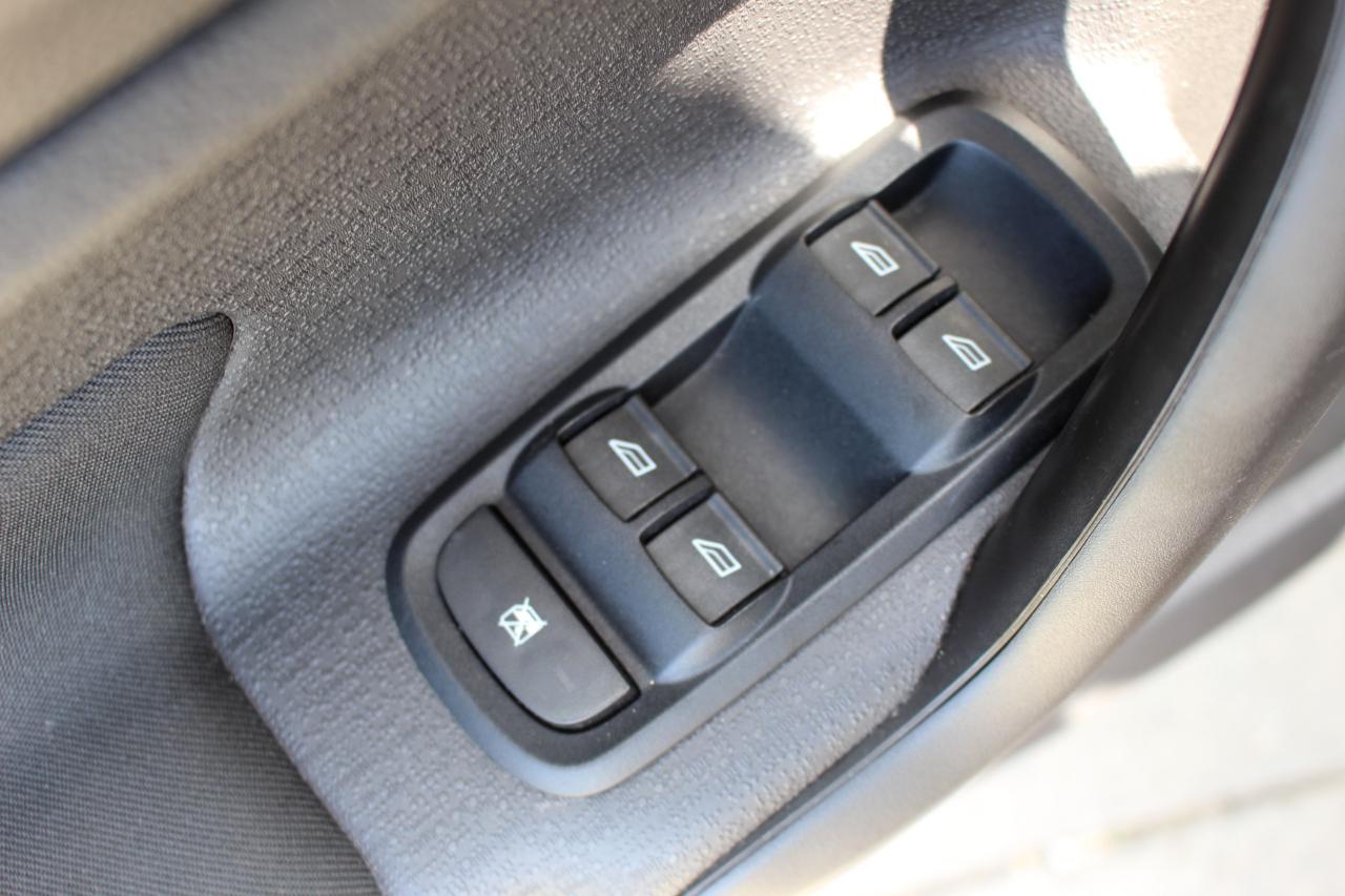 Ford Fiesta SE Sedan 2014