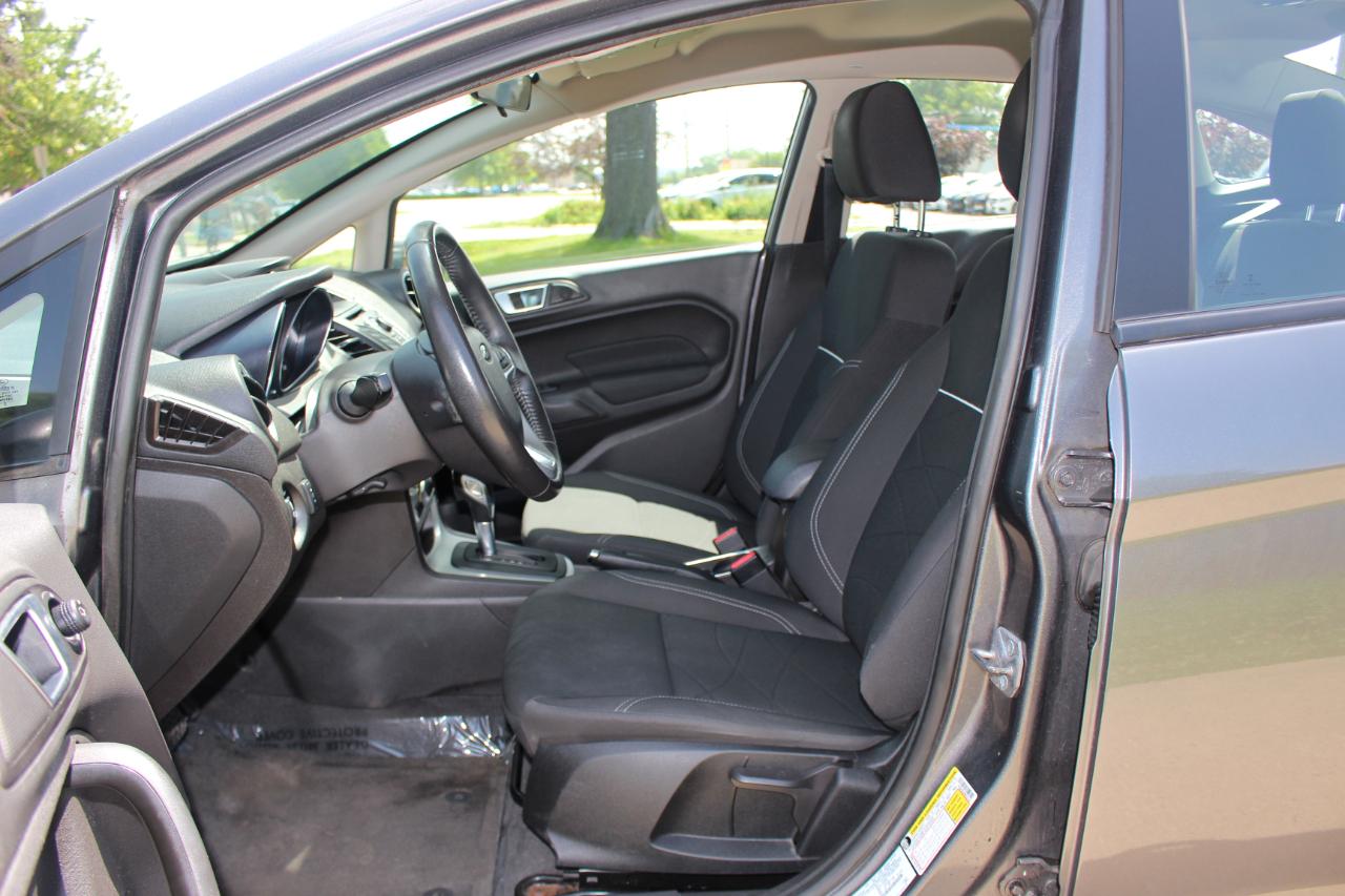 Ford Fiesta SE Sedan 2014