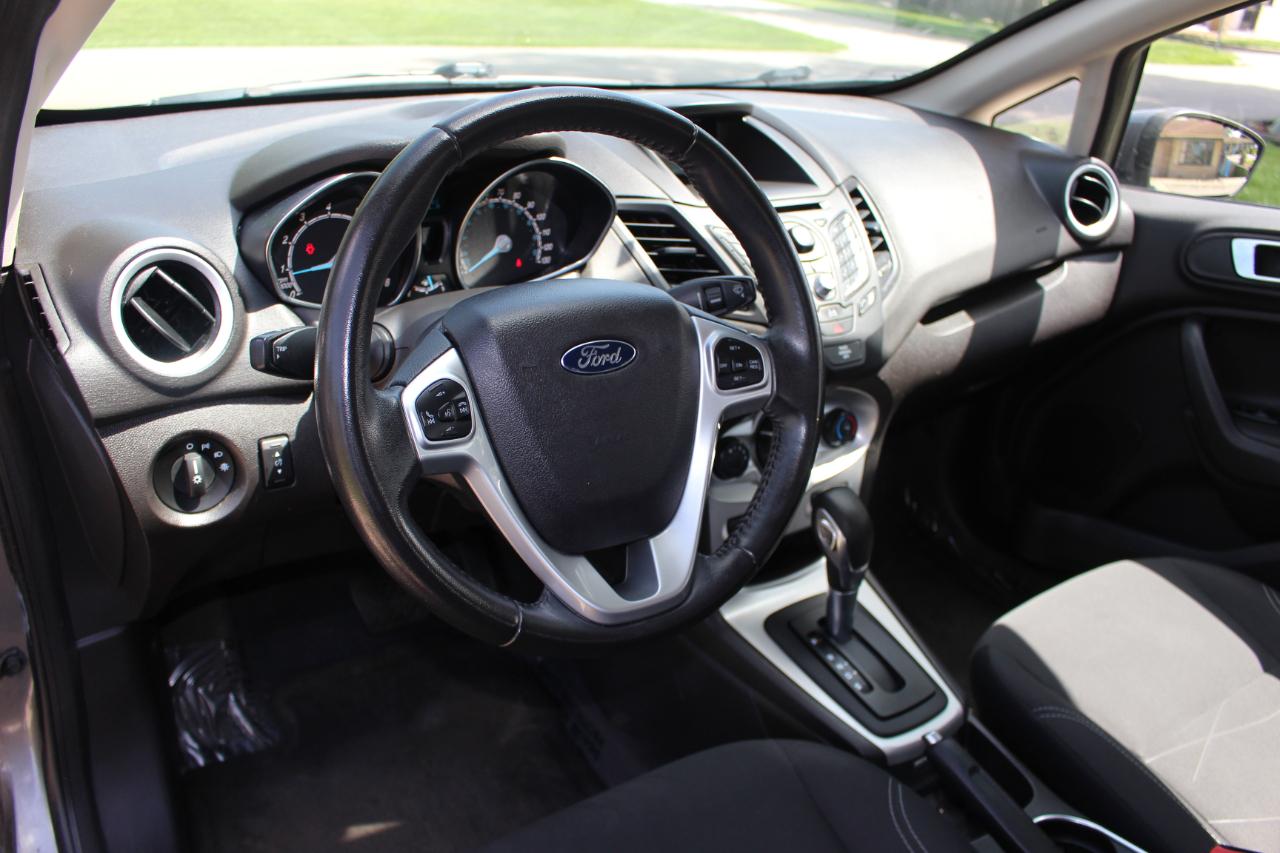 Ford Fiesta SE Sedan 2014