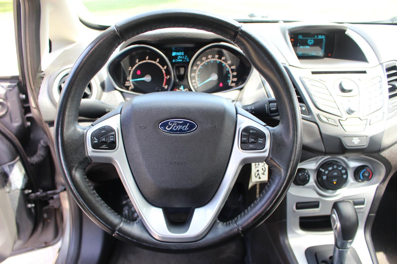 Ford Fiesta SE Sedan 2014