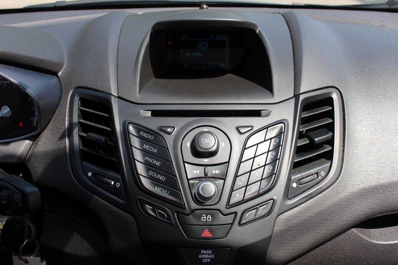 Ford Fiesta SE Sedan 2014