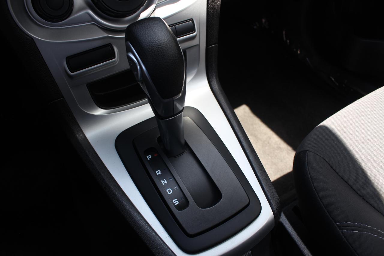 Ford Fiesta SE Sedan 2014