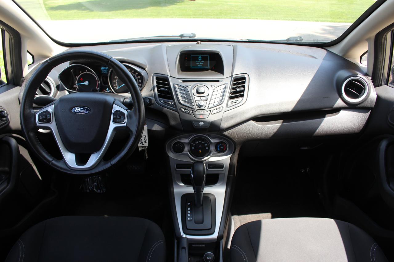 Ford Fiesta SE Sedan 2014