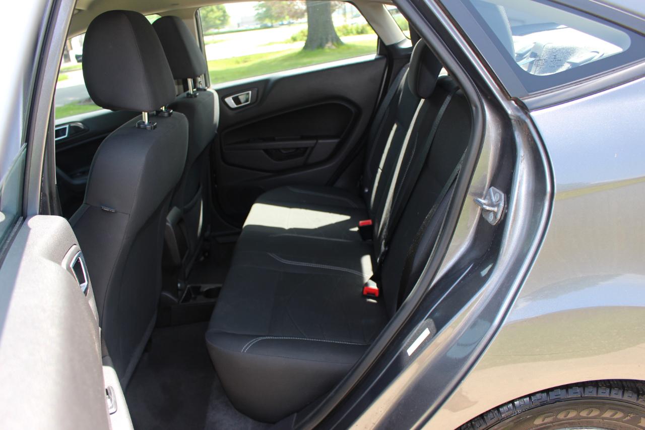 Ford Fiesta SE Sedan 2014