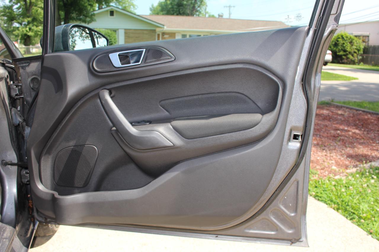 Ford Fiesta SE Sedan 2014