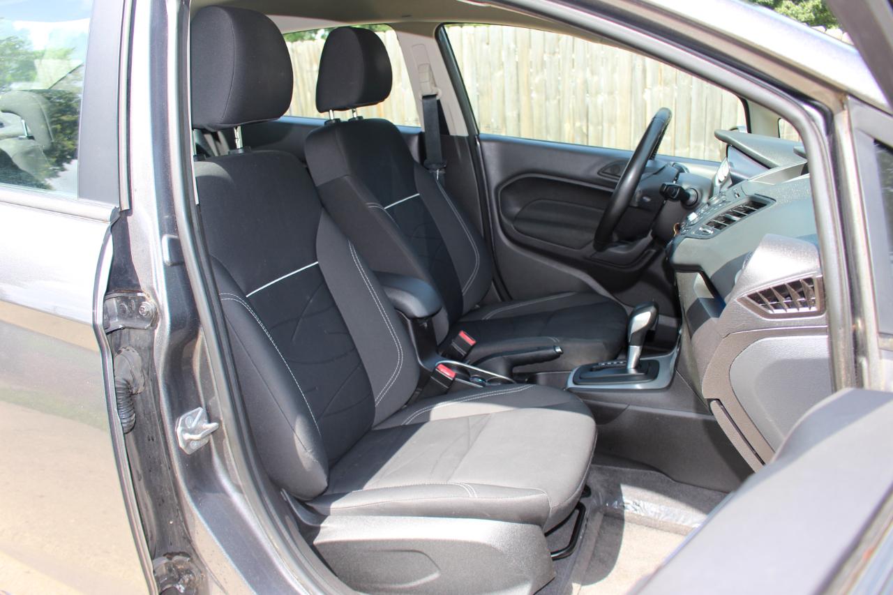 Ford Fiesta SE Sedan 2014