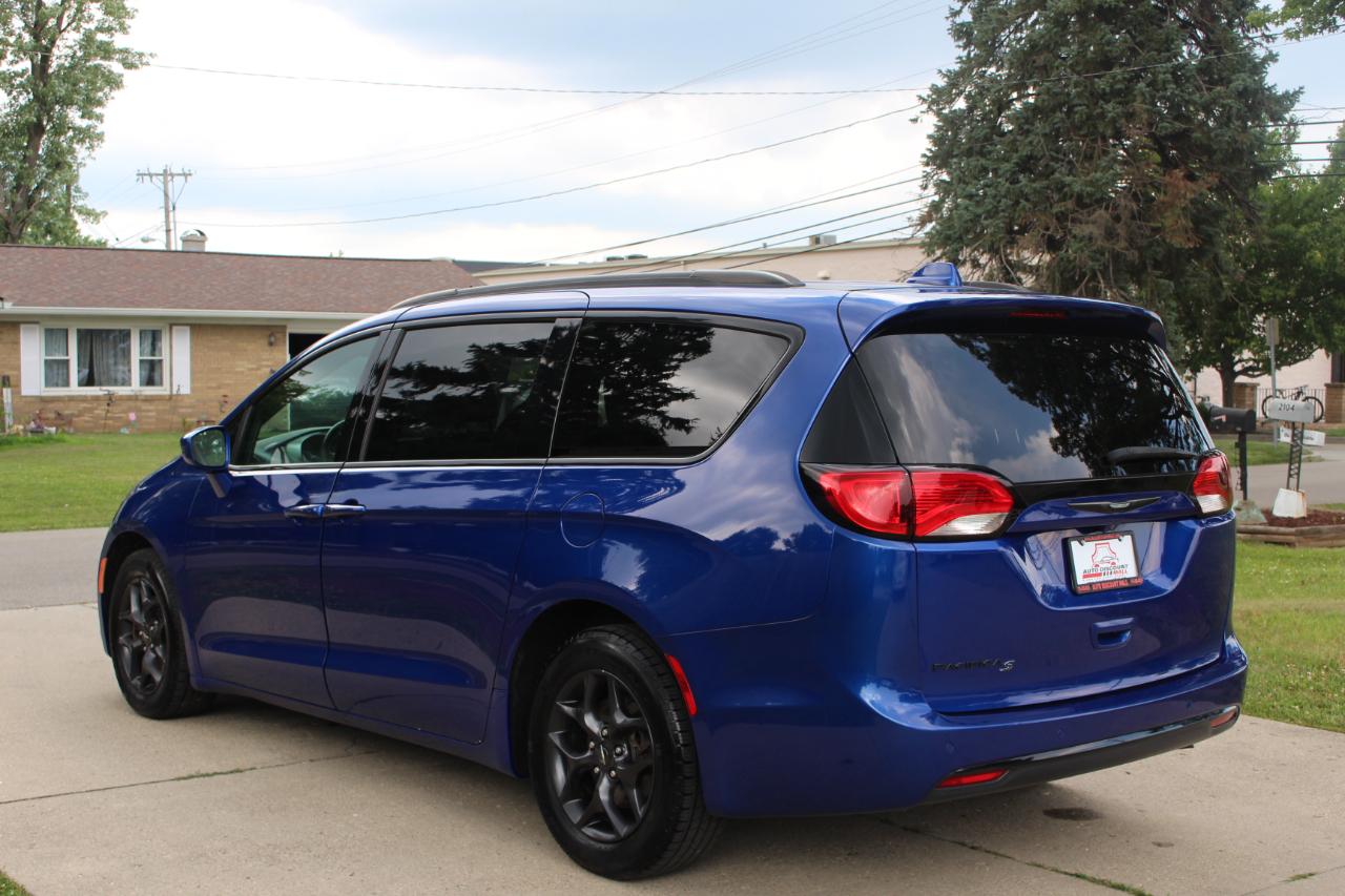 Chrysler Pacifica Touring-L Plus 2018