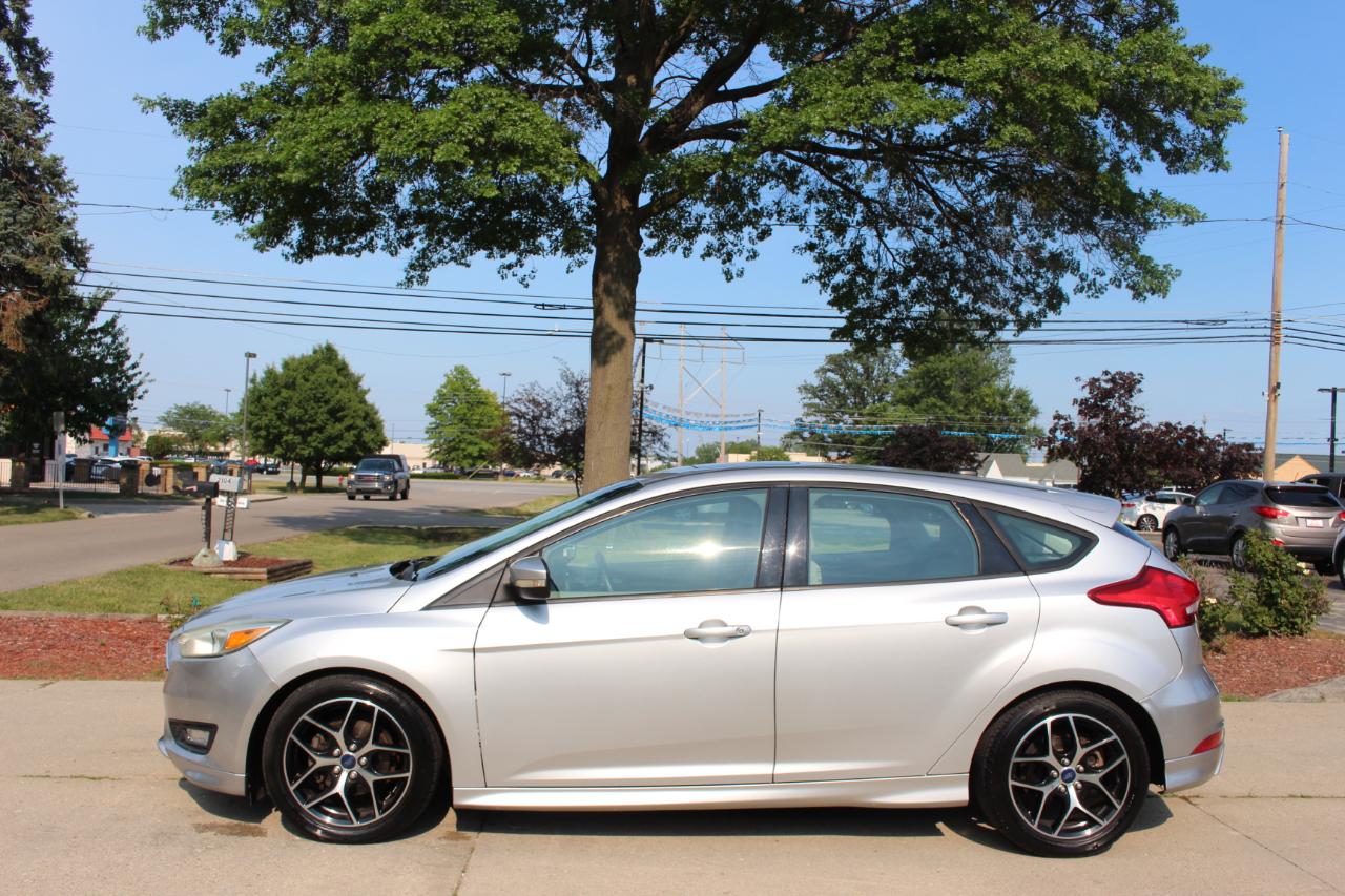 Ford Focus SE Hatch 2015