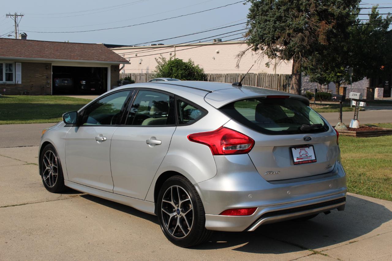 Ford Focus SE Hatch 2015