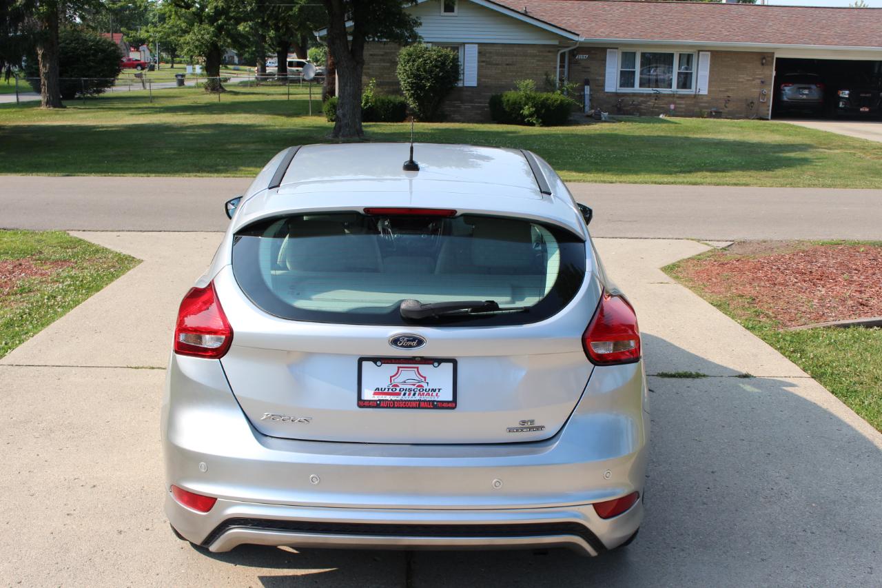 Ford Focus SE Hatch 2015