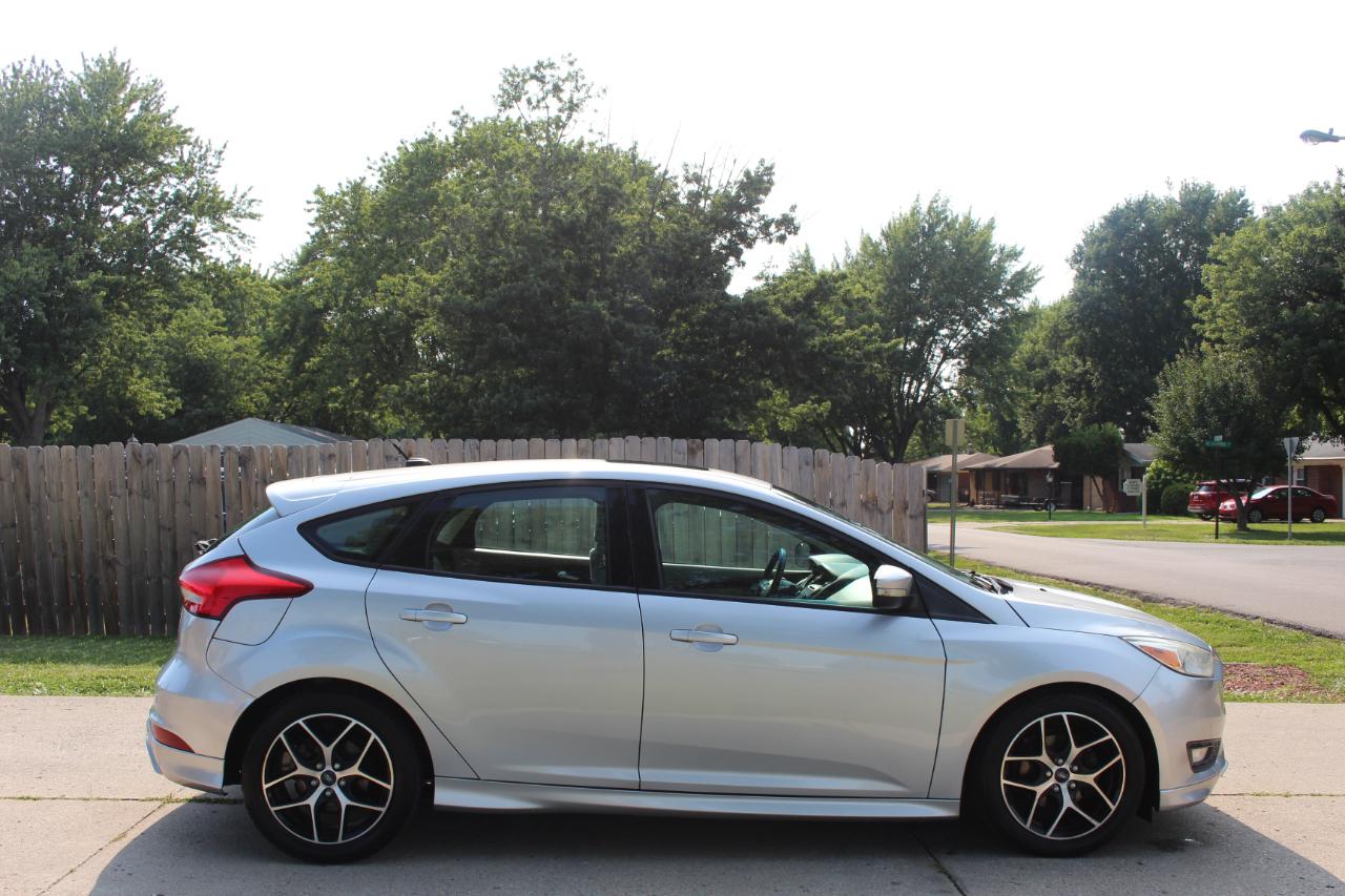 Ford Focus SE Hatch 2015
