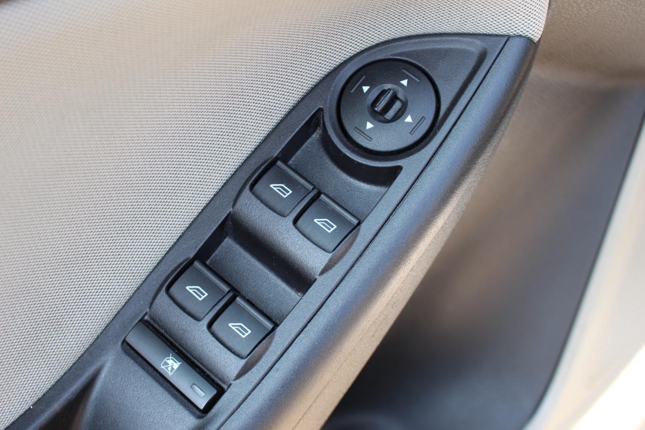 Ford Focus SE Hatch 2015