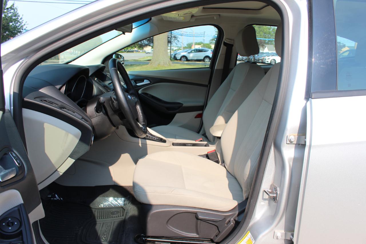 Ford Focus SE Hatch 2015