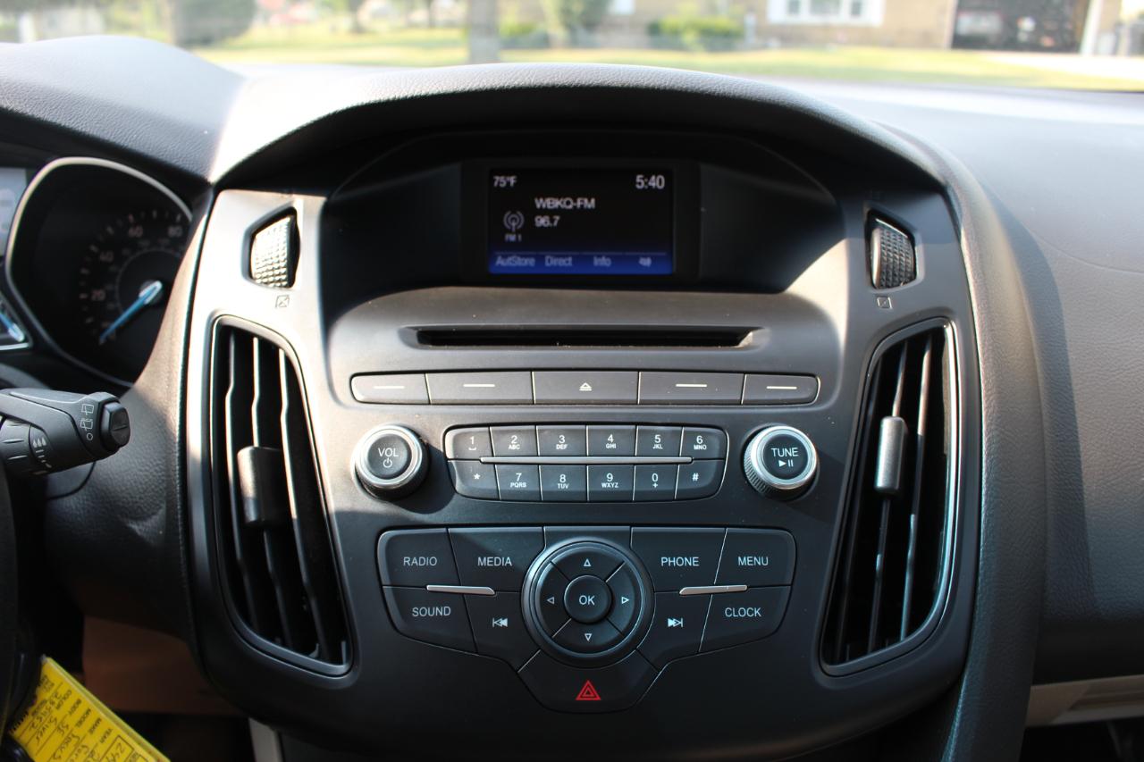Ford Focus SE Hatch 2015