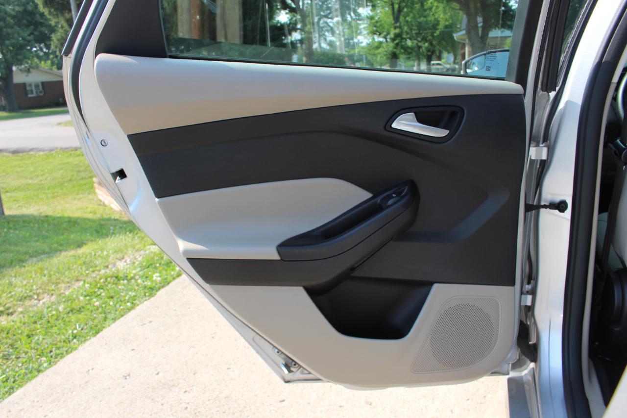 Ford Focus SE Hatch 2015