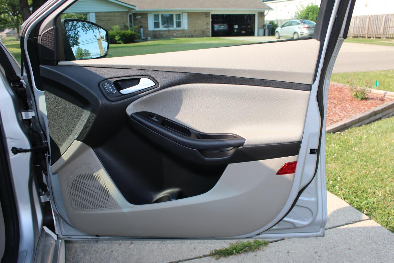 Ford Focus SE Hatch 2015