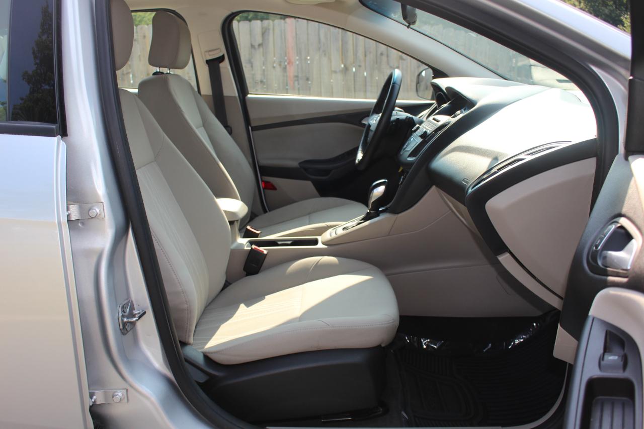 Ford Focus SE Hatch 2015