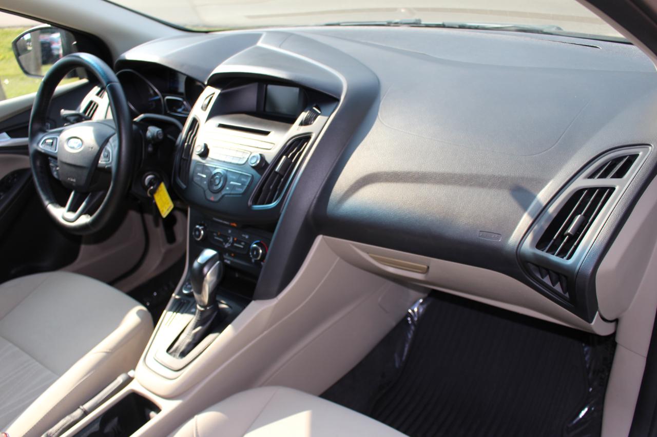 Ford Focus SE Hatch 2015