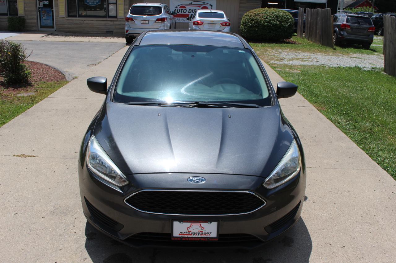 Ford Focus S Sedan 2016