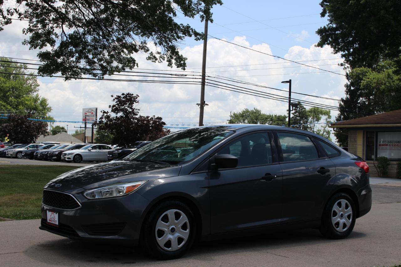 Ford Focus S Sedan 2016