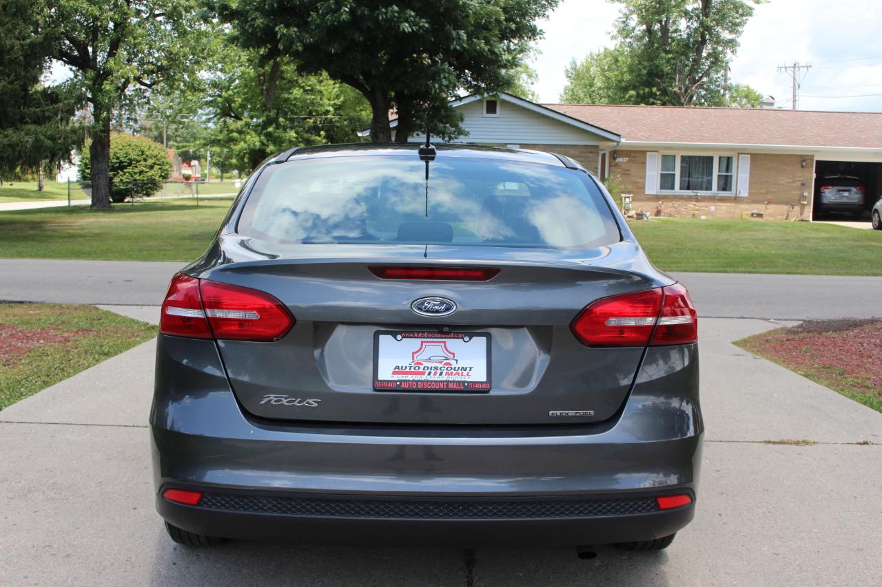 Ford Focus S Sedan 2016