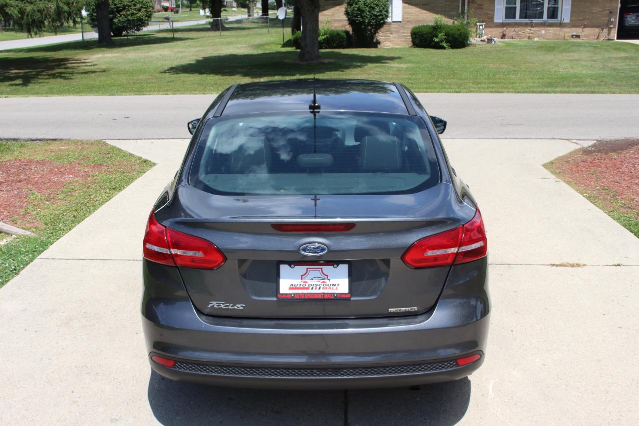 Ford Focus S Sedan 2016