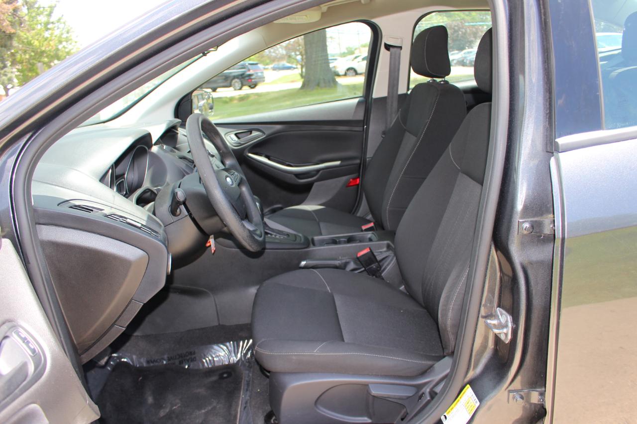 Ford Focus S Sedan 2016